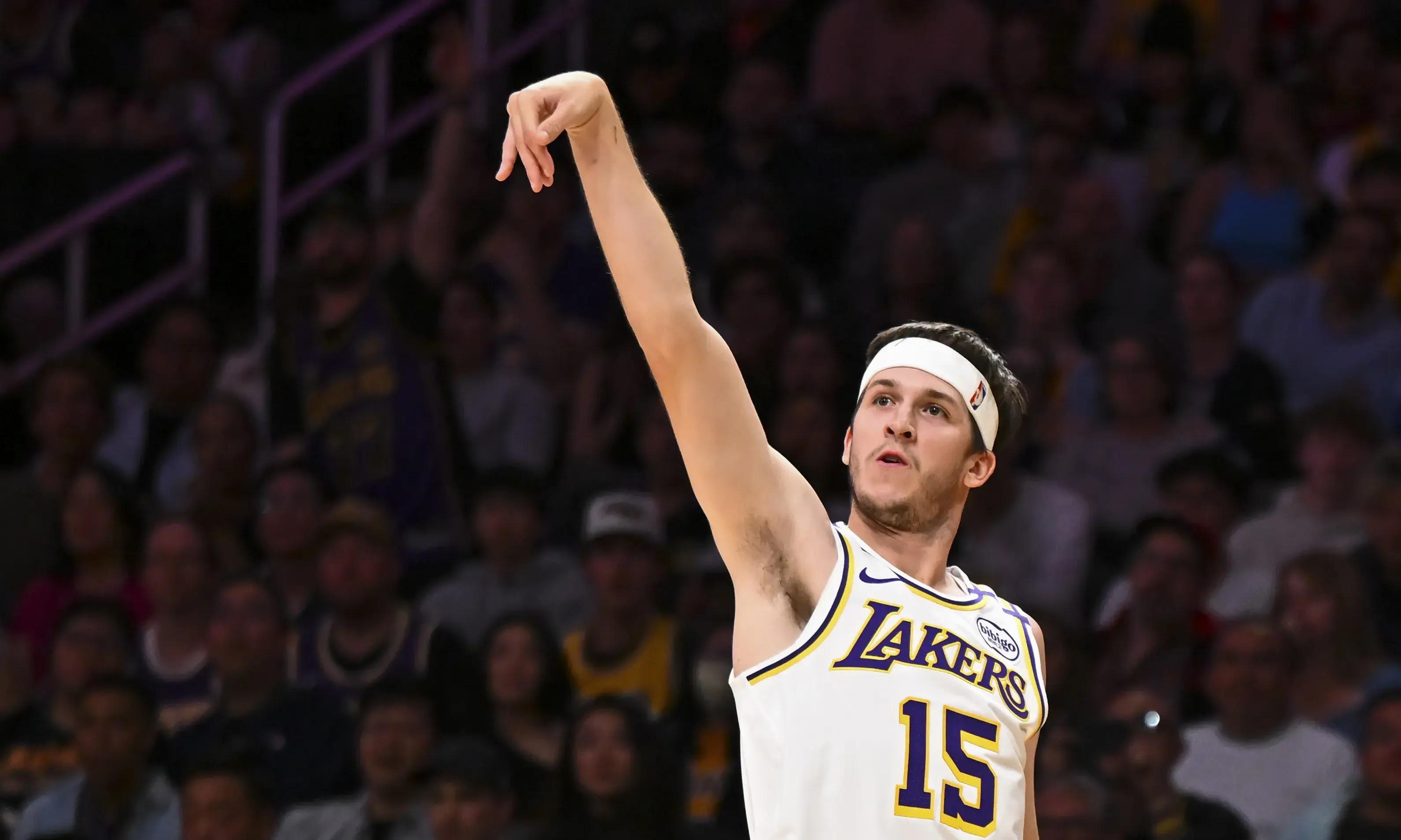 包含大比分获胜首场状态出色，尤文图斯观众沸腾！，东契奇重返赛场赛场气氛高涨的词条